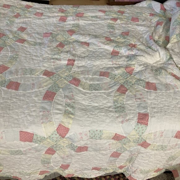 Vintage Patchwork Quilt Double Wedding Ring Shabby Cottage Well Worn Distressed - Picture 1 of 14